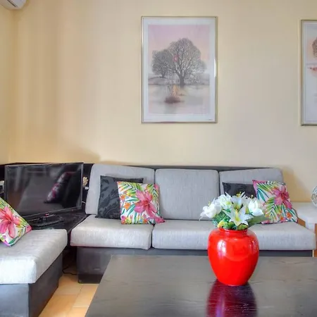 Sea View Maisonette * Glifada