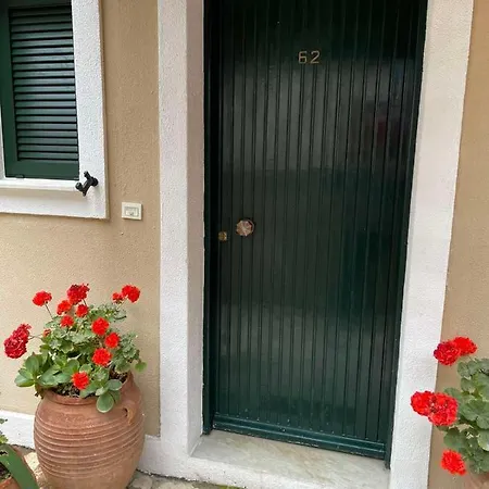 Sea View Maisonette גליפאדה