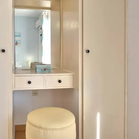 Sea View Maisonette 格利法达