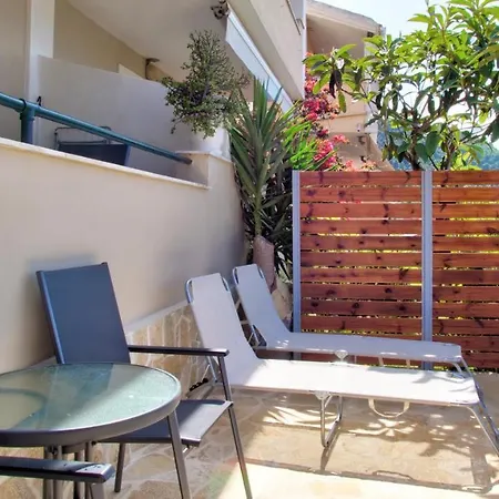 公寓 Sea View Maisonette 格利法达