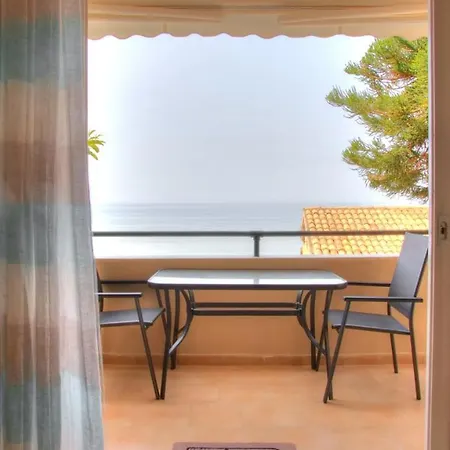 Sea View Maisonette アパート
