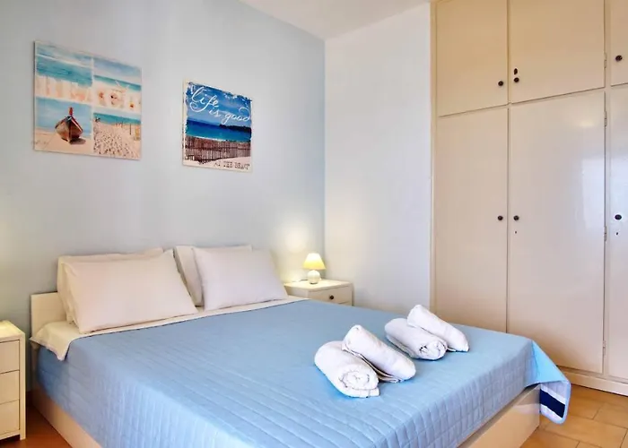 Sea View Maisonette *